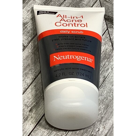 Neutrogena Other - Neutrogena All-In-1 Acne Control Daily Facial Scrub 4.2 Fl Oz